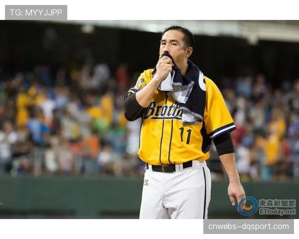 客队牛棚投手在热身时被主队球迷“嘘声”干扰,引发双方球迷网络论战